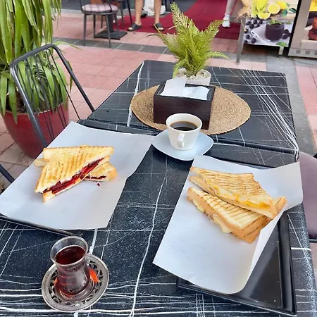 Apartment Delight: Cozy Alsancak