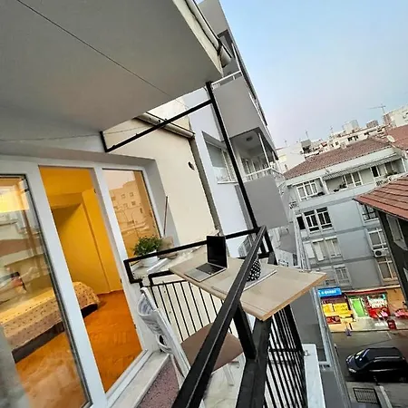 Apartment Delight: Cozy Alsancak
